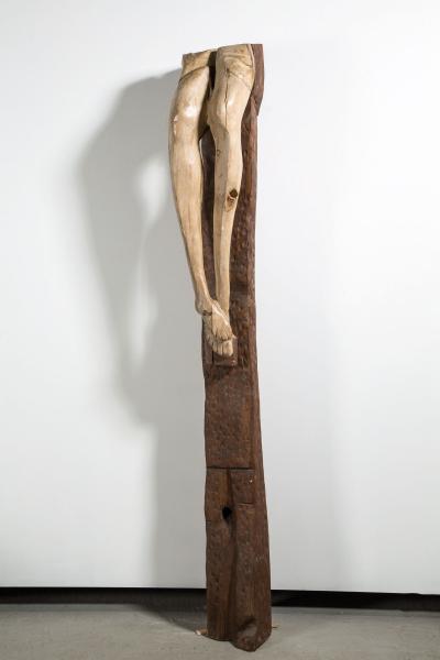 Edgardo Ratti (Agno 1925)
Cristo, 2004, legno di castagno e tiglio, 200 x 30 x 30 cm
© E. Ratti
